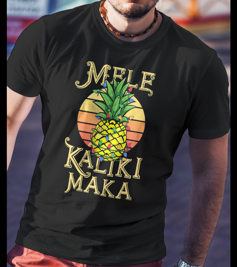 Mele Kalikimaka Hawaiian Christmas Pineapple Lights Vintage Sunset T-Shirt