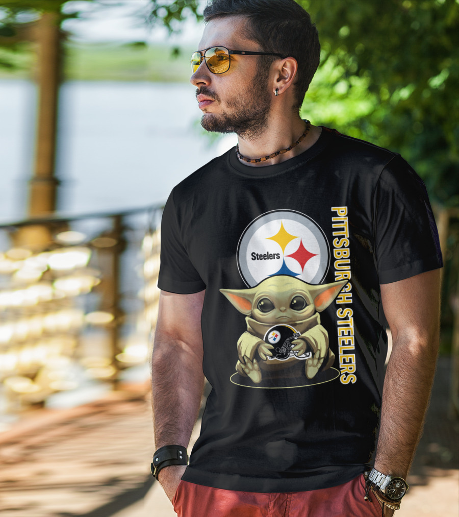 Pittsburgh Steelers Baby Yoda With Helmet T-Shirt