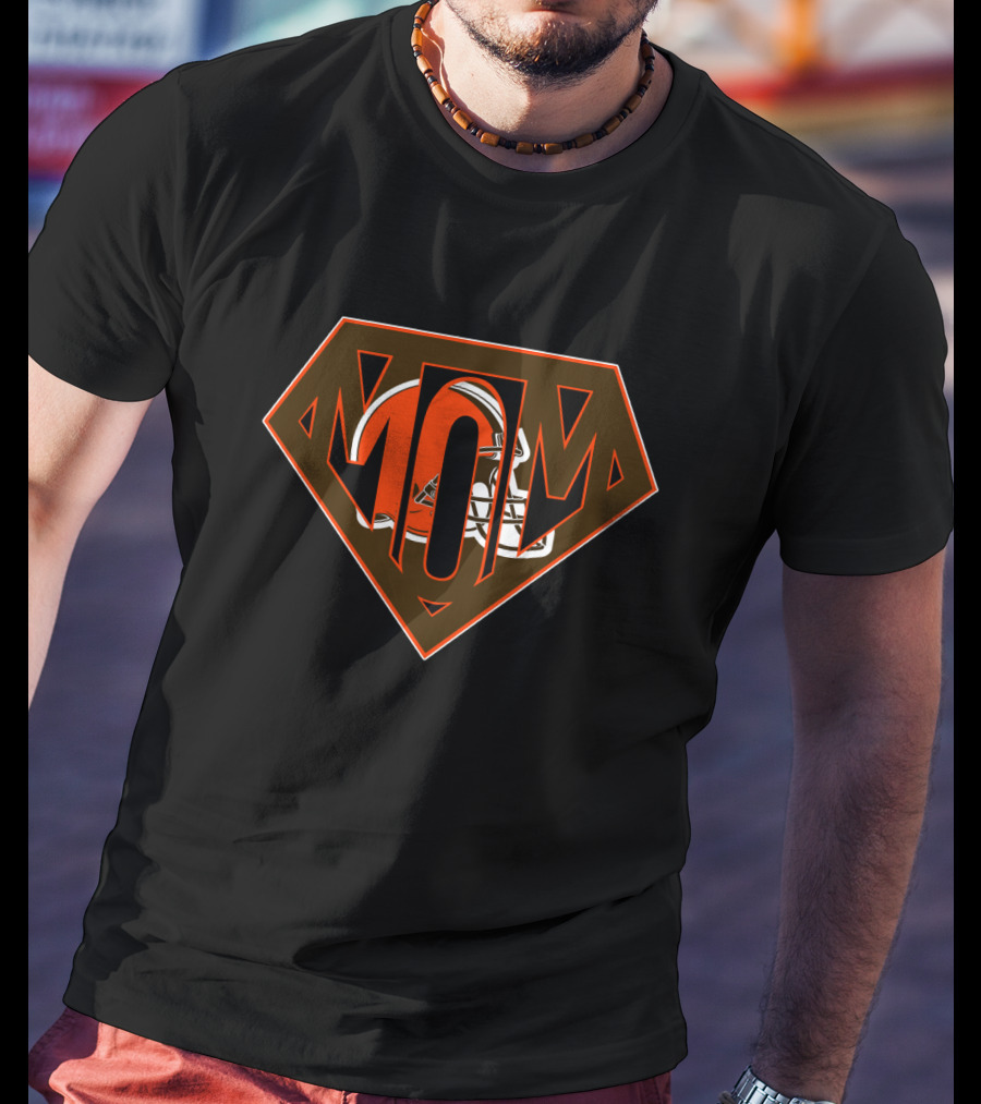 Super Mom Cleveland Browns Logo Helmet Shield T-Shirt