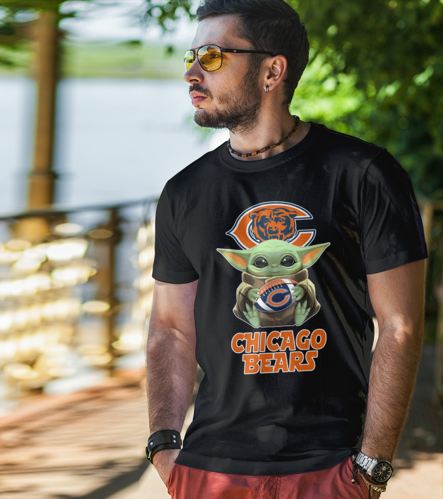 Chicago Bears Baby Yoda Football Fan T-Shirt
