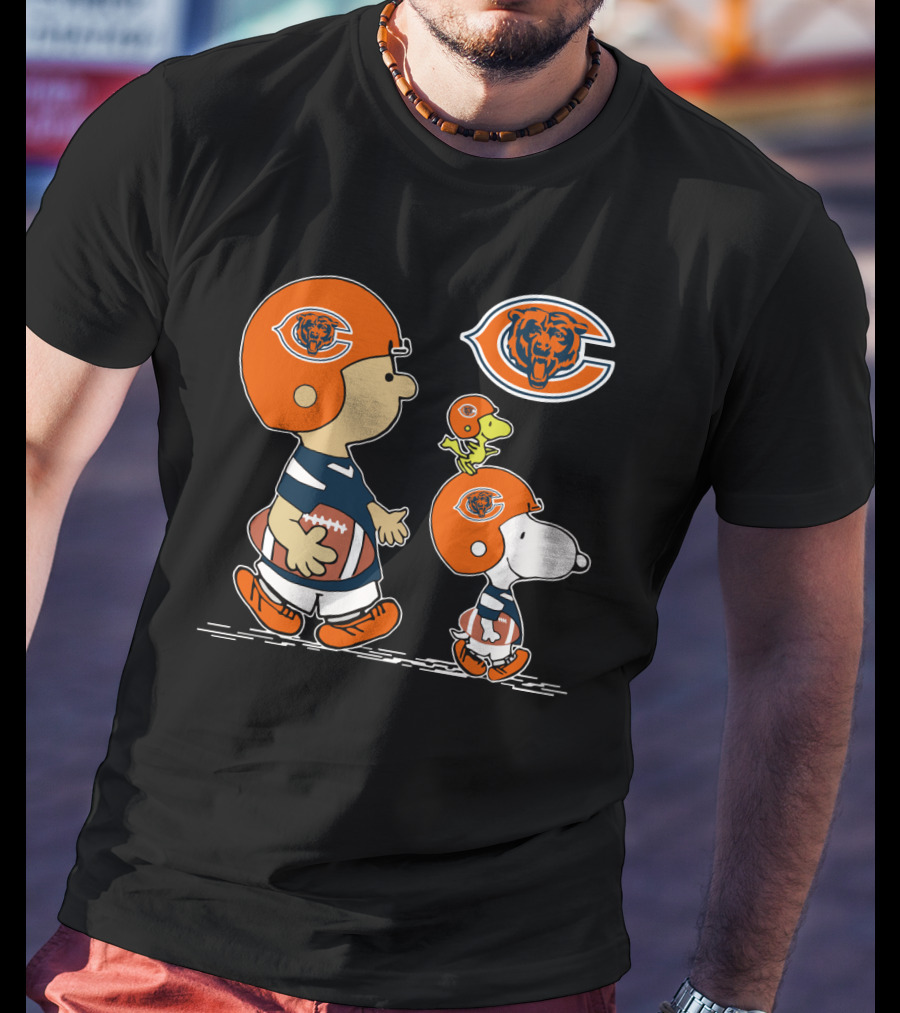 Chicago Bears Peanuts Football Charlie Brown Snoopy Woodstock T-Shirt