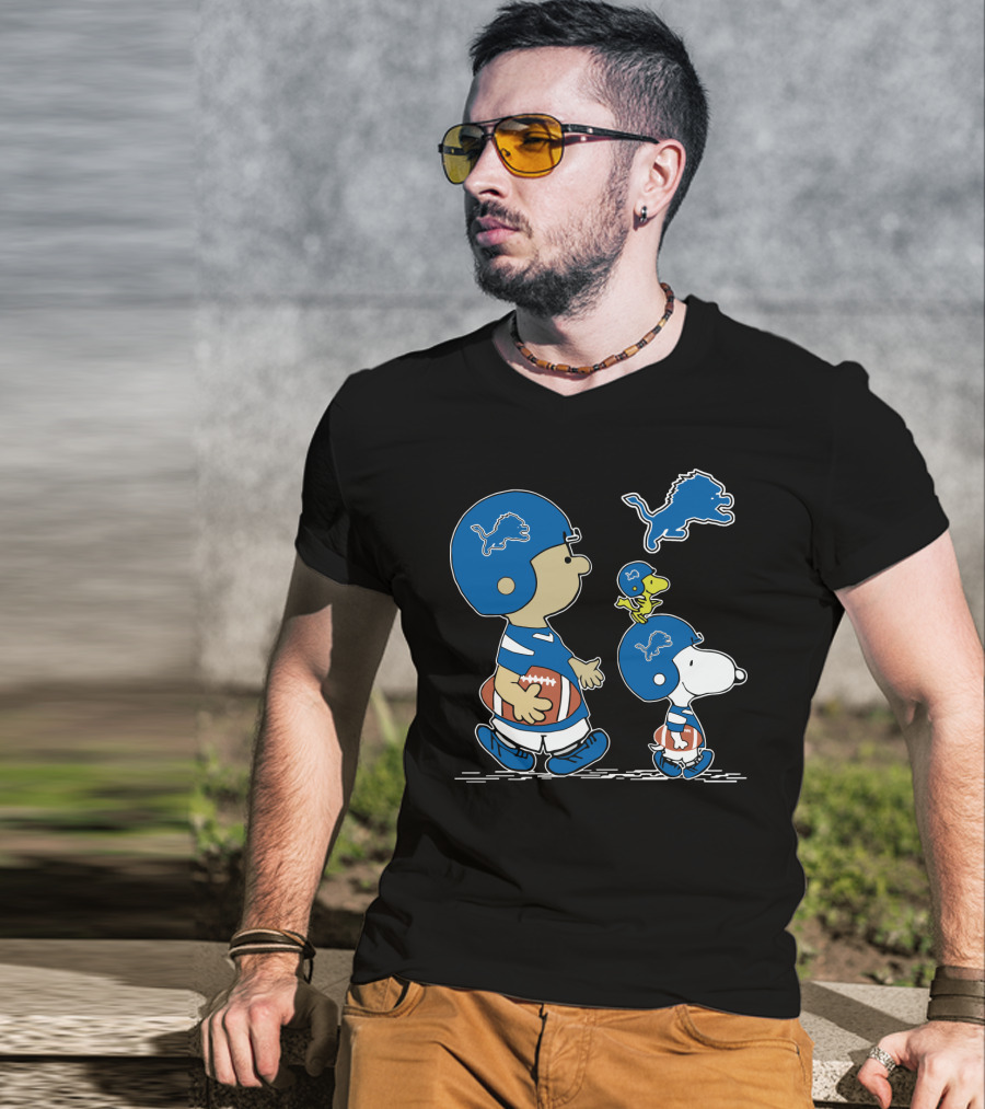 Peanuts Snoopy Woodstock Detroit Lions Football T-Shirt