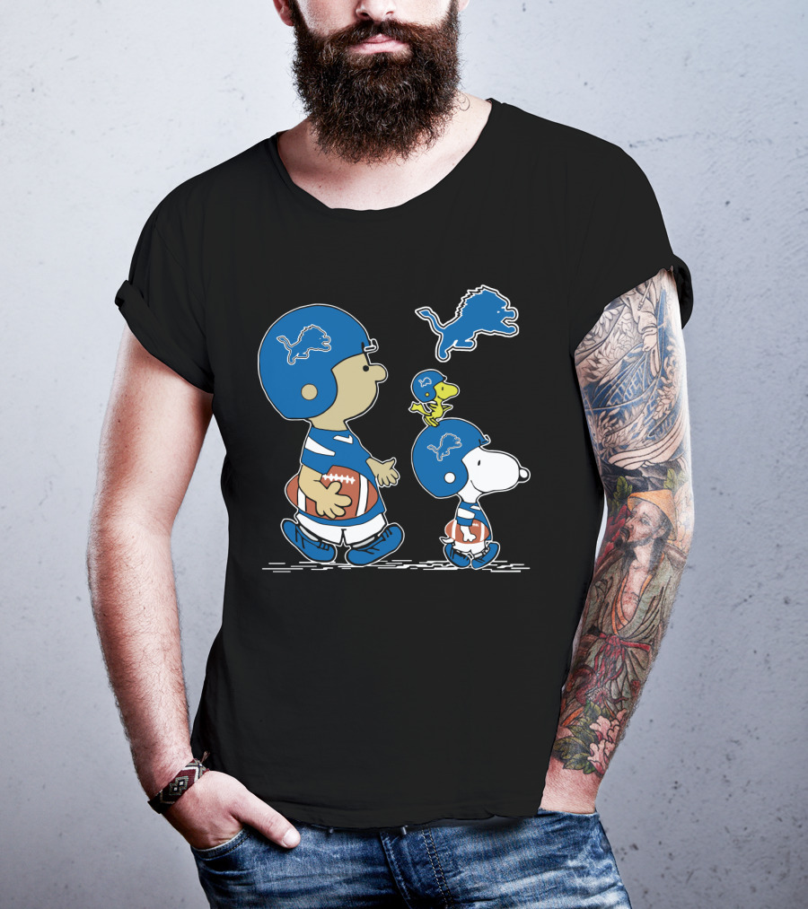 Peanuts Snoopy Woodstock Detroit Lions Football T-Shirt