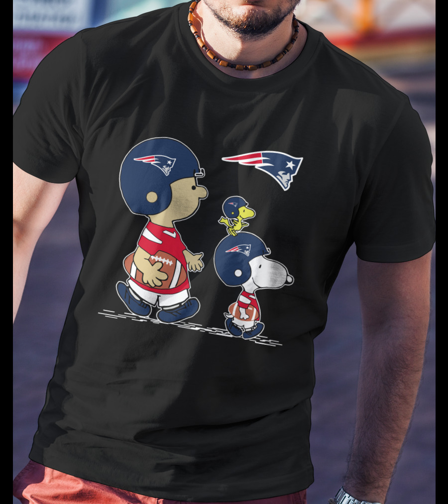 New England Patriots Snoopy And Woodstock Football Team Spirit T-Shirt