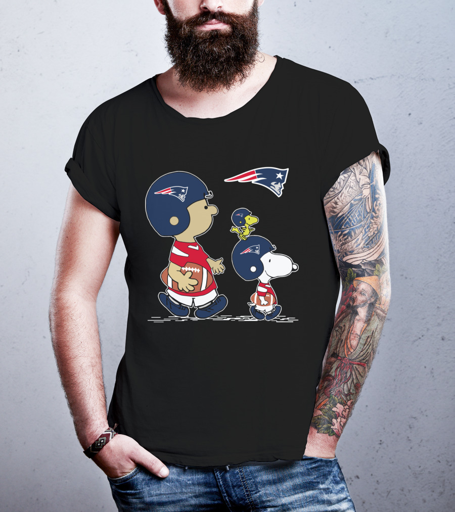 New England Patriots Snoopy And Woodstock Football Team Spirit T-Shirt