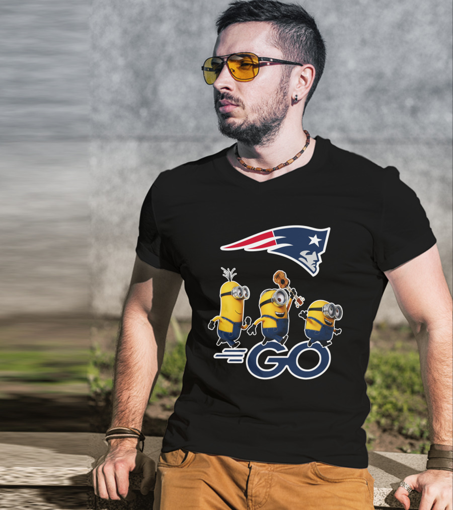 Patriots Logo Minions Go T-Shirt