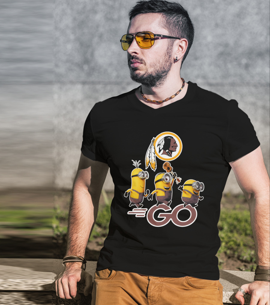 Minions Go Redskins Fan Logo With Ukulele And Feathers T-Shirt