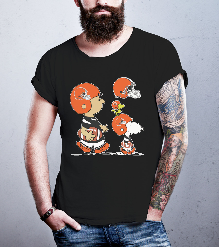 Browns Snoopy Charlie Woodstock Football Helmets Peanuts NFL Collaboration T-Shirt