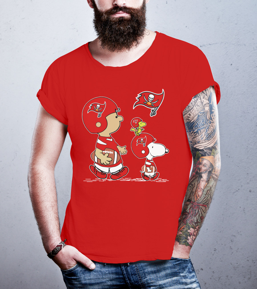 Peanuts Buccaneers Snoopy And Woodstock Football Helmets And Flag T-Shirt