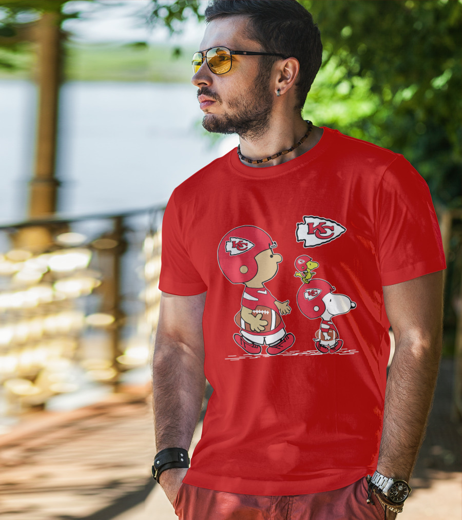 Kansas City Chiefs Snoopy And Woodstock Football Characters T-Shirt
