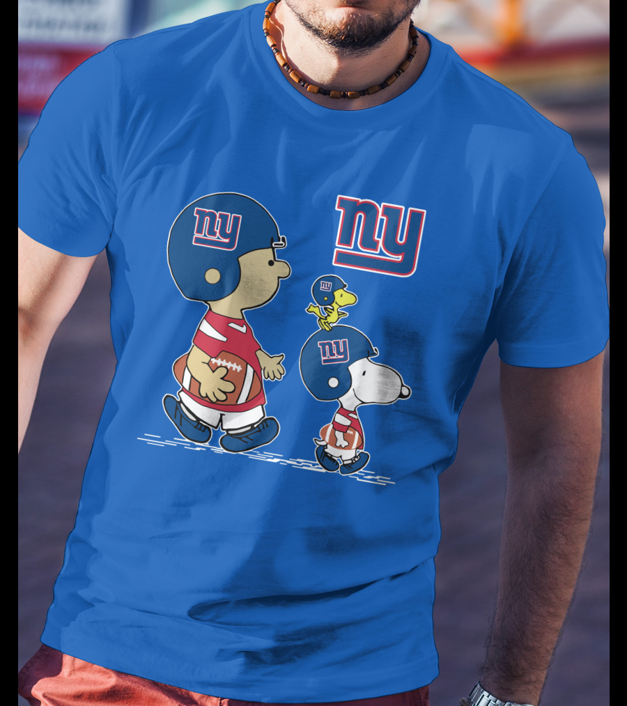 New York Giants Peanuts Snoopy Football T-Shirt