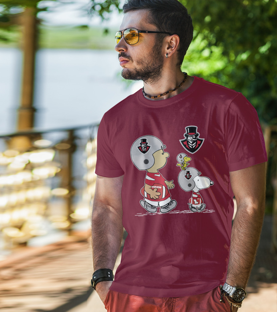Austin Peay Governor Mascot With Snoopy And Woodstock Football Helmets T-Shirt
