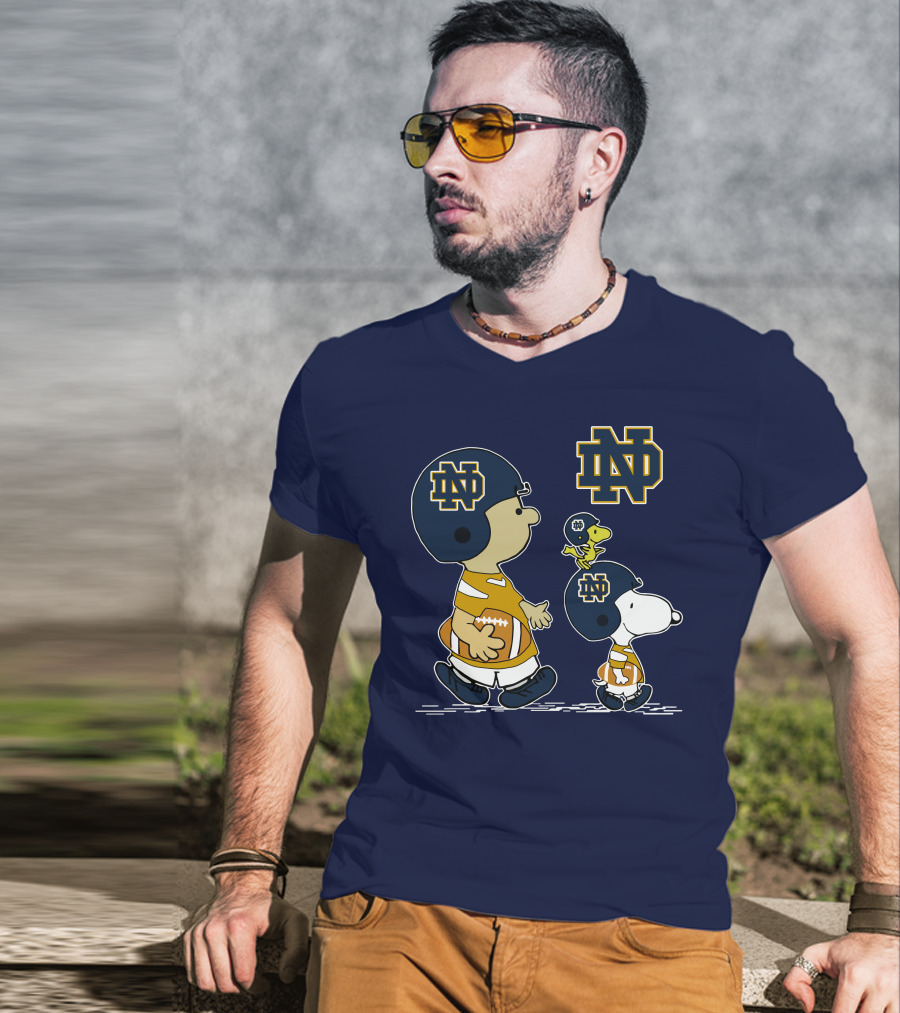Notre Dame Fighting Irish Peanuts Characters Football Fan Scene T-Shirt