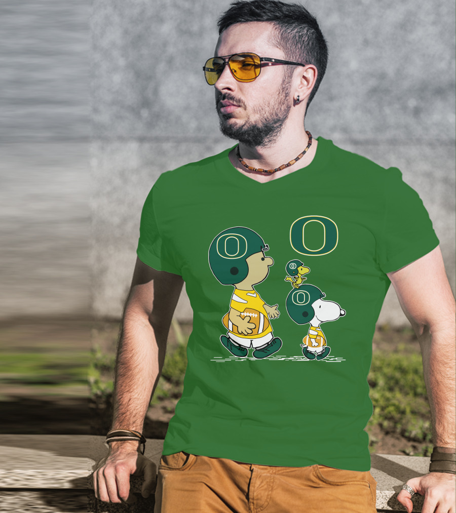 Oregon Ducks Snoopy Charlie Brown Woodstock Football Helmet Peanuts T-Shirt