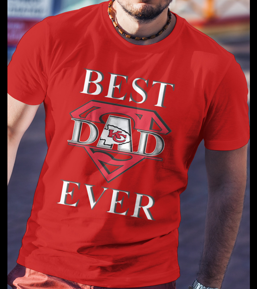 BEST DAD EVER Chiefs Logo Red Superman Shield T-Shirt