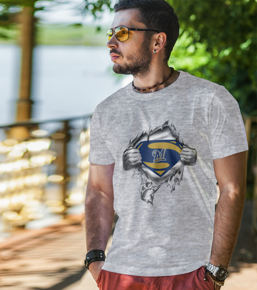 Milwaukee Brewers M Superman Emblem Peel T-Shirt