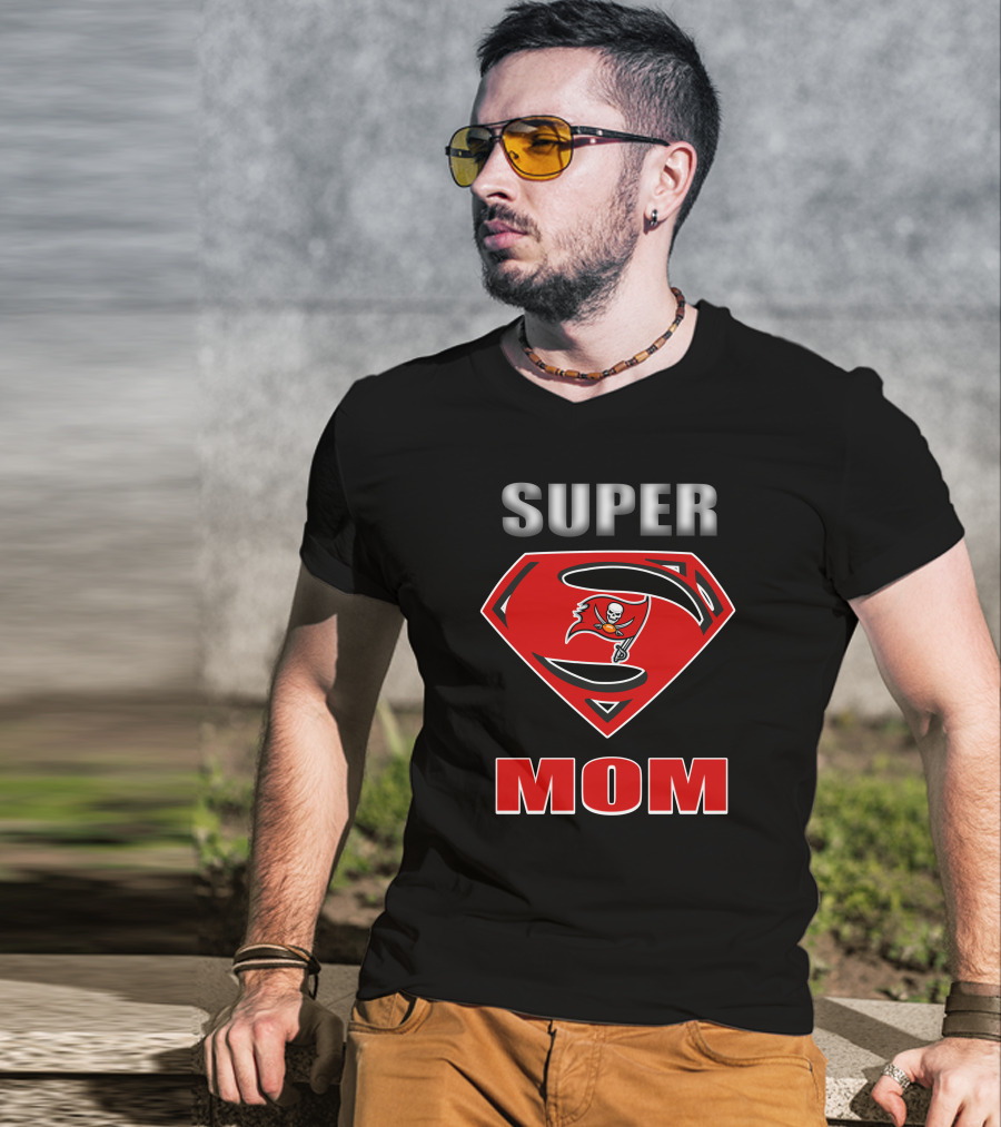 SUPER MOM Buccaneers Skull T-Shirt