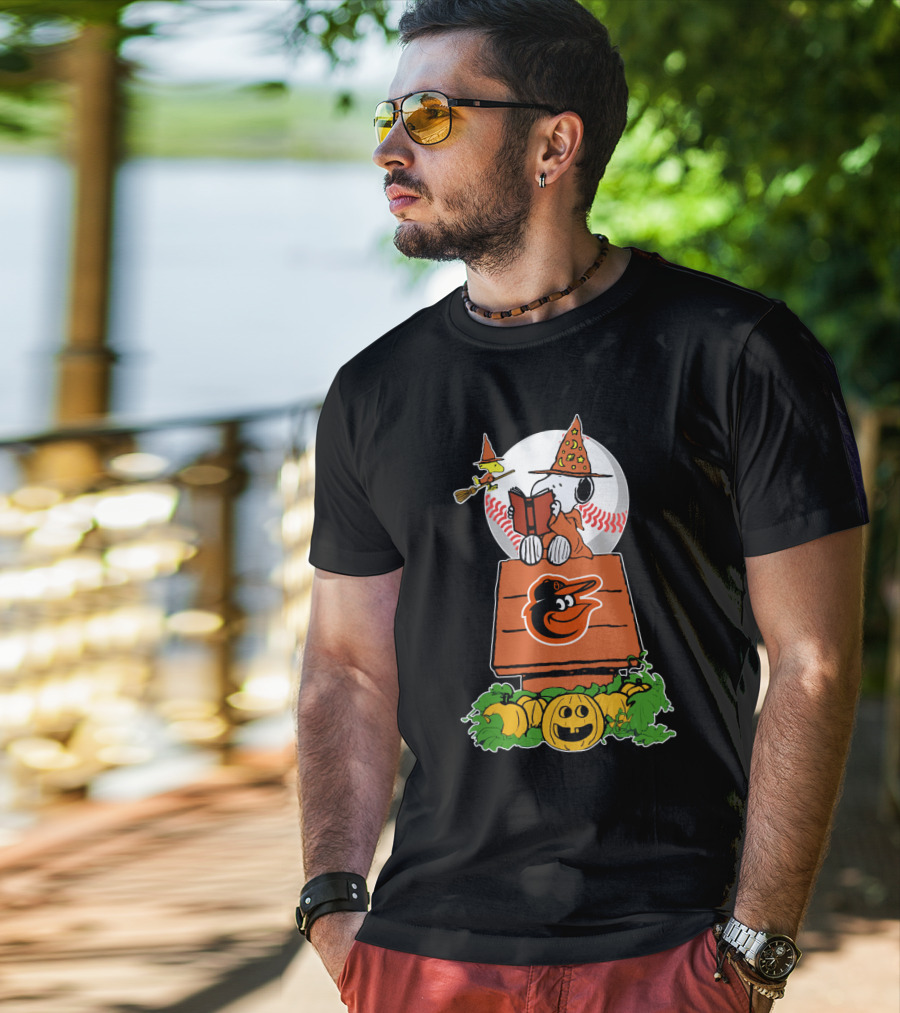 Baltimore Orioles Halloween Snoopy Reading On Doghouse With Woodstock And Pumpkins T-Shirt