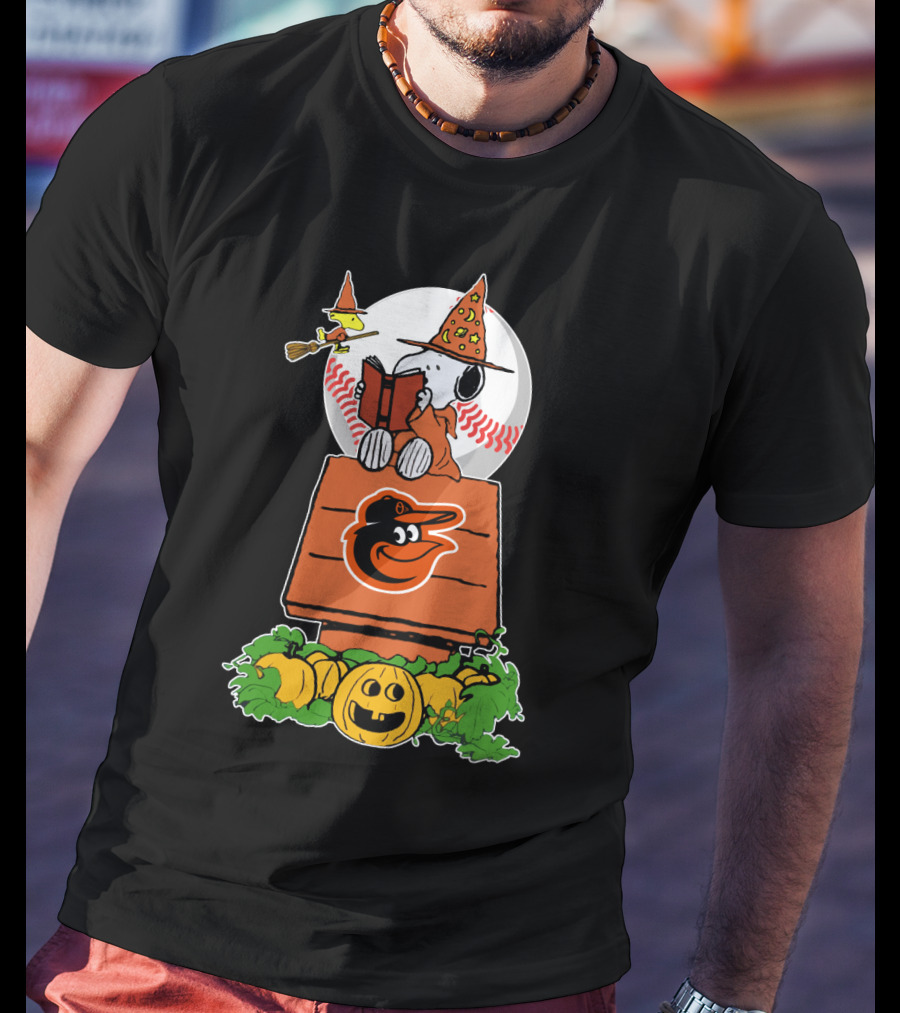 Baltimore Orioles Halloween Snoopy Reading On Doghouse With Woodstock And Pumpkins T-Shirt