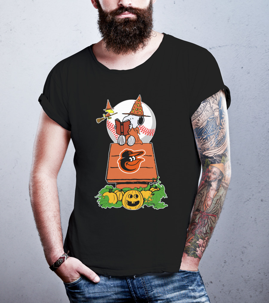 Baltimore Orioles Halloween Snoopy Reading On Doghouse With Woodstock And Pumpkins T-Shirt