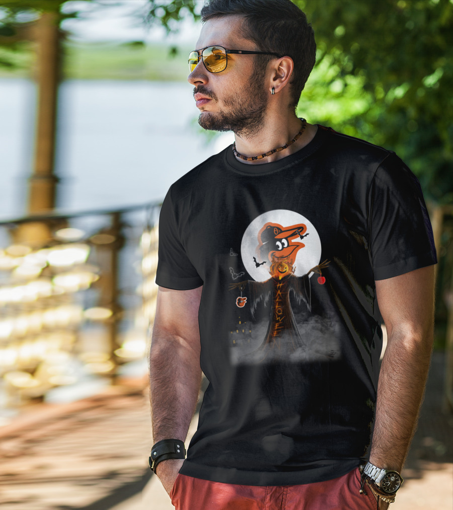 Halloween Baltimore Orioles Spooky Full Moon Scarecrow With Bats T-Shirt