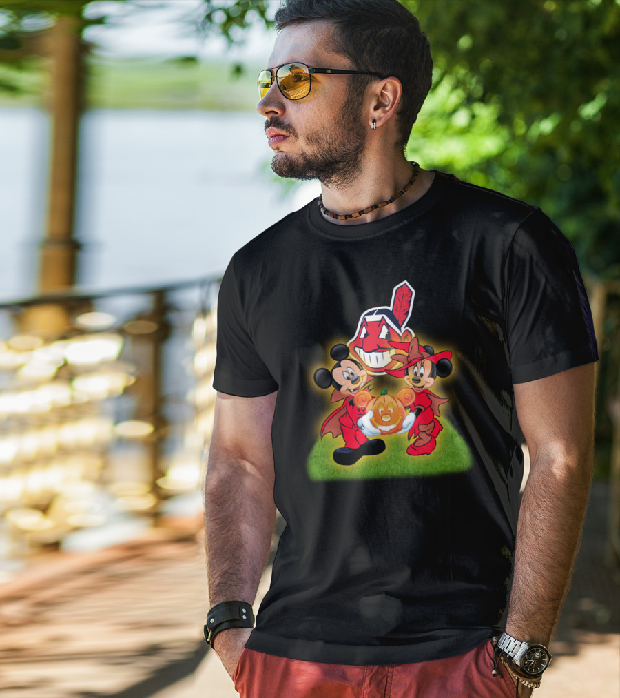 Mickey Minnie Halloween Cleveland Indians Pumpkin T-Shirt