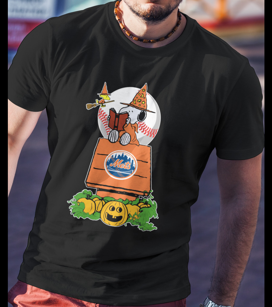 Mets Halloween Snoopy Reading Baseball Pumpkin Patch Theme T-Shirt