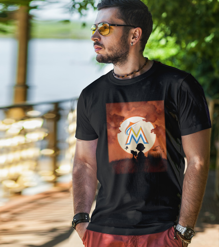 Halloween Miami Marlins Moonlit Silhouette And Pumpkin Scene T-Shirt