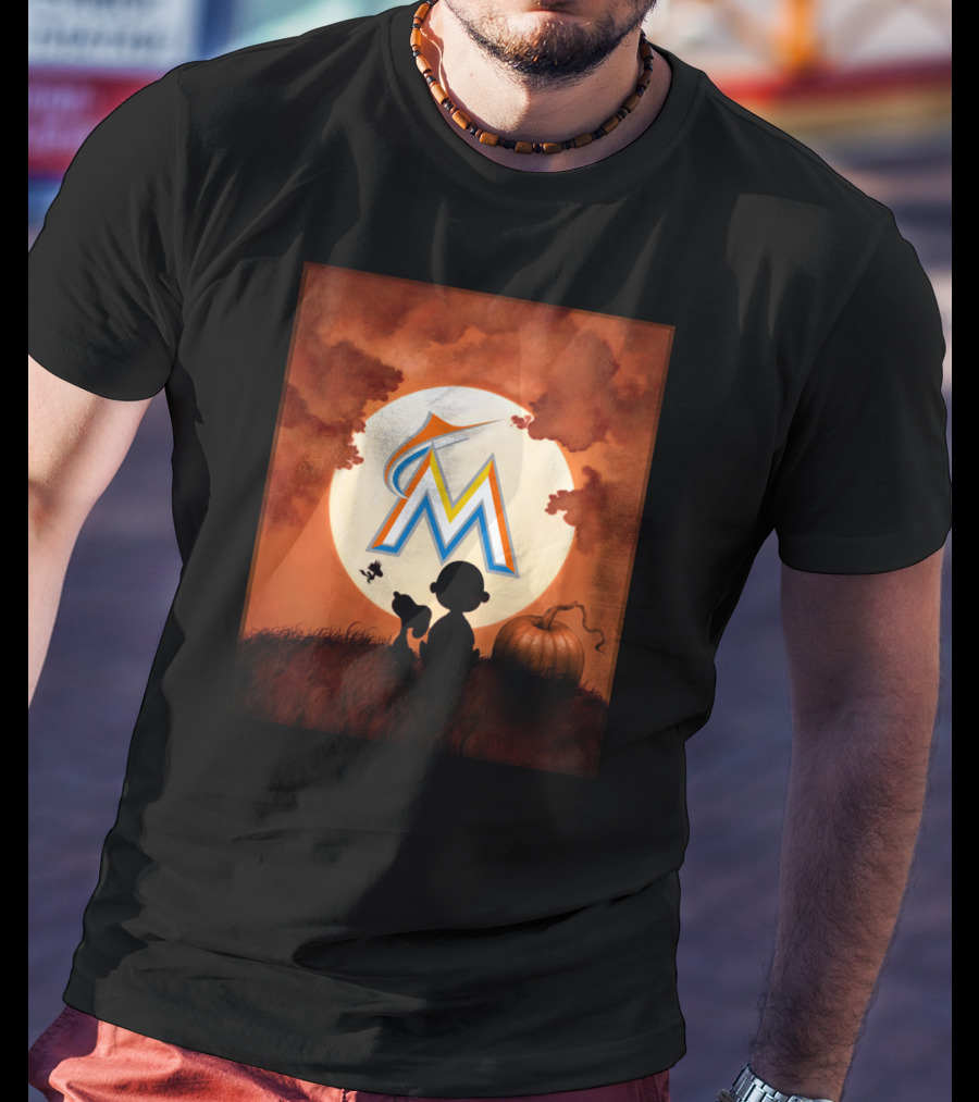 Halloween Miami Marlins Moonlit Silhouette And Pumpkin Scene T-Shirt
