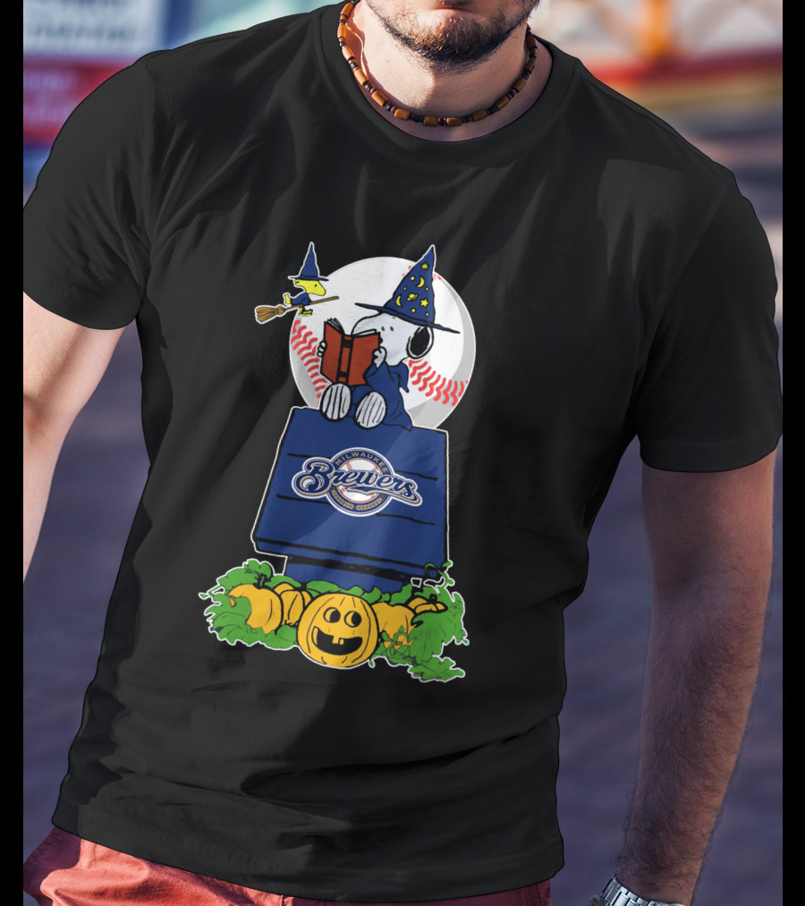 Milwaukee Brewers Halloween Snoopy Witch Baseball Pumpkin Scene T-Shirt