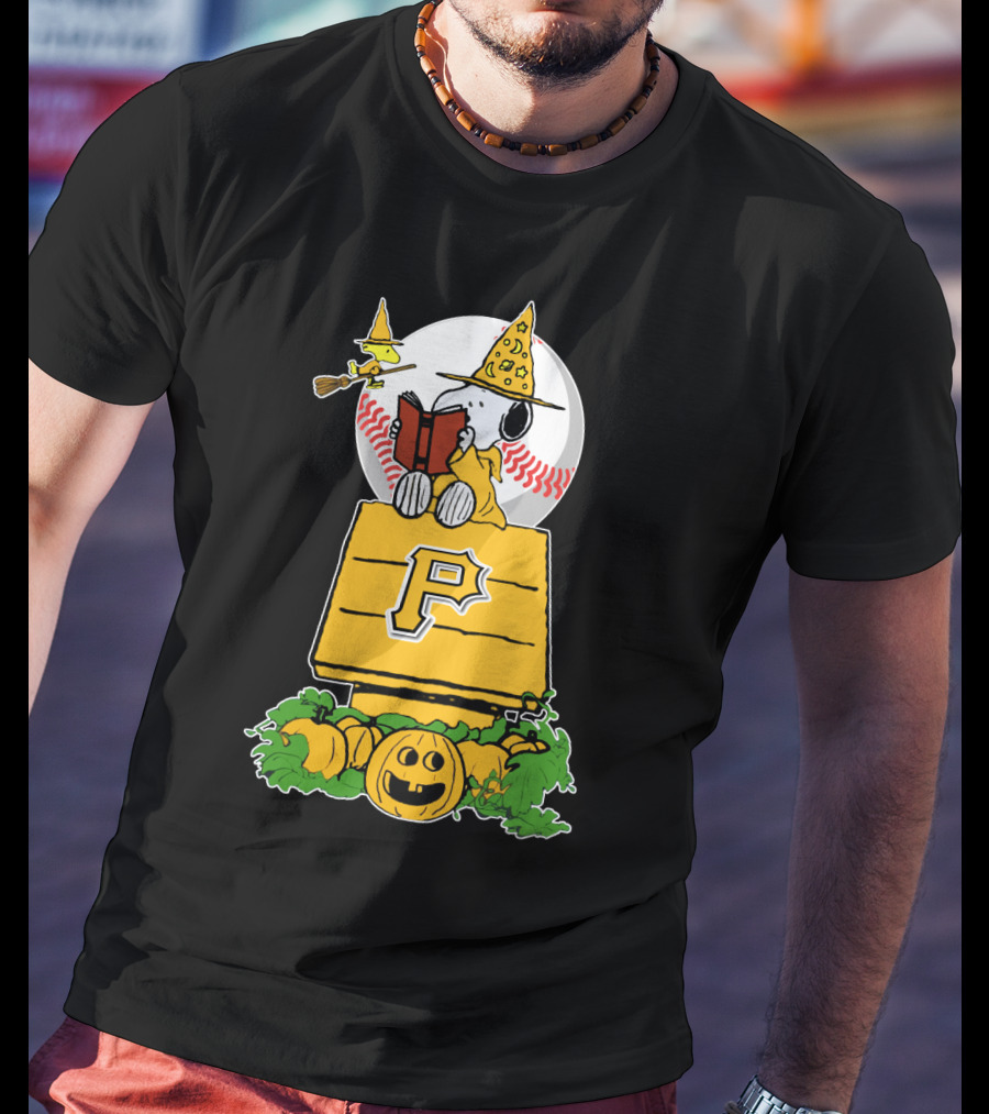 Snoopy Halloween Pittsburgh Pirates Peanuts Charlie Brown Pumpkin Moon Baseball T-Shirt