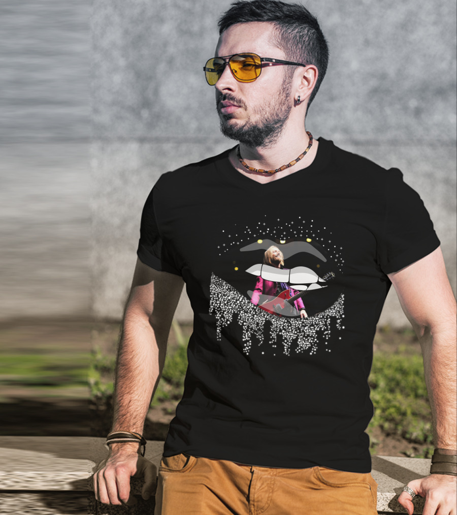 Tom Petty Lips Black White Dots Guitar Rockstar T-Shirt
