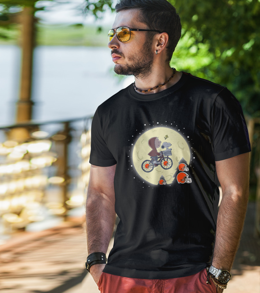 Cleveland Browns Peanuts Parody Snoopy And Woodstock Bike Ride Moon Scene T-Shirt