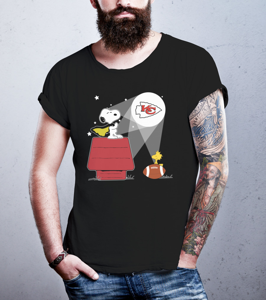 Snoopy And Woodstock Kansas City Chiefs Football Scene T-Shirt