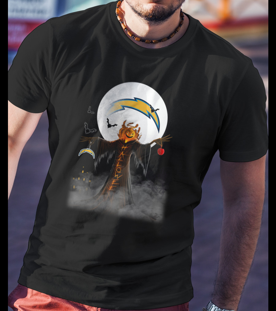 Halloween Los Angeles Chargers Moonlit Pumpkin Scarecrow With Bats And Haunted Castle T-Shirt