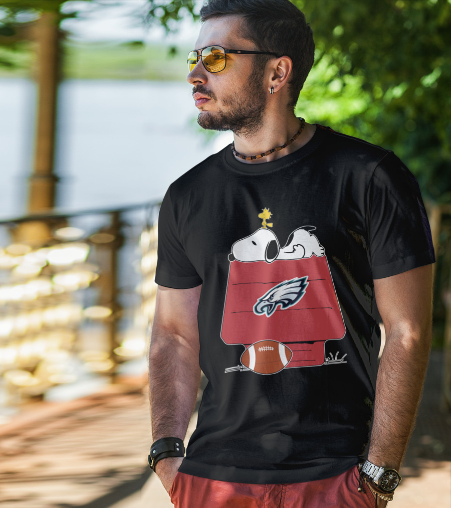 Philadelphia Eagles Snoopy Doghouse Football T-Shirt