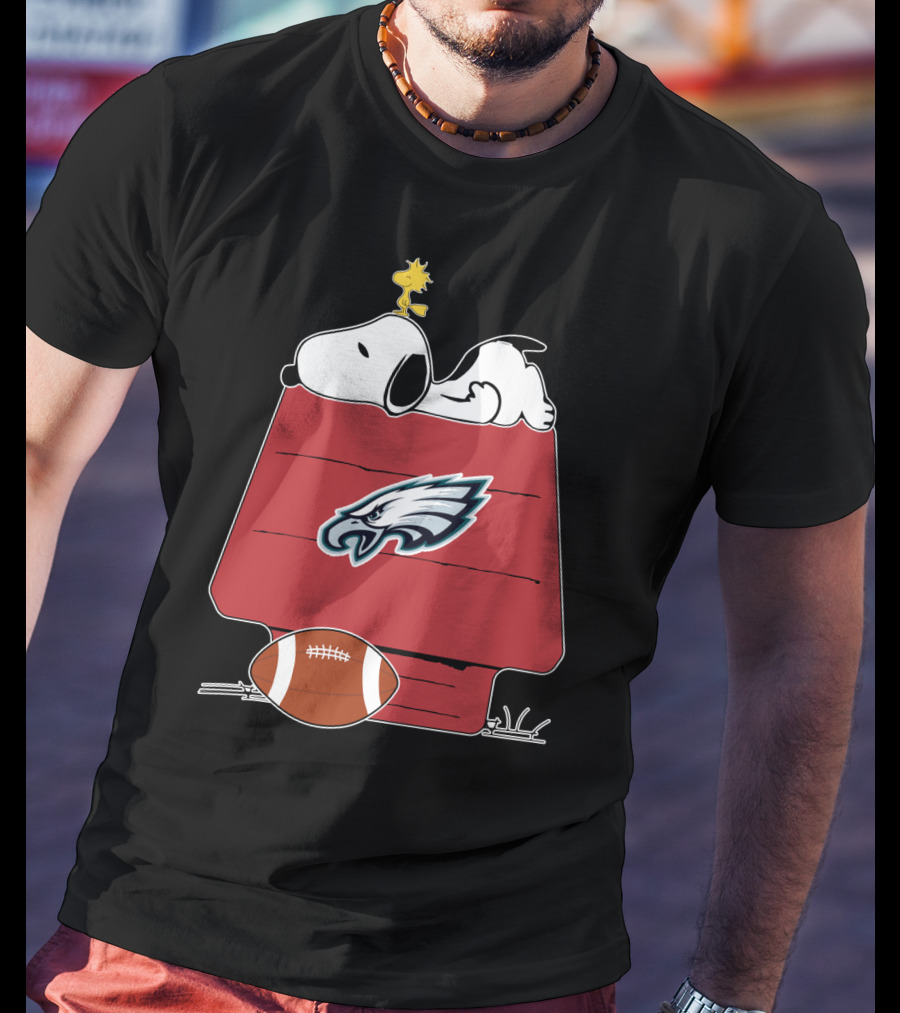 Philadelphia Eagles Snoopy Doghouse Football T-Shirt