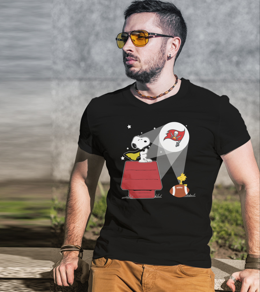 Tampa Bay Buccaneers Snoopy And Woodstock Football Adventure T-Shirt