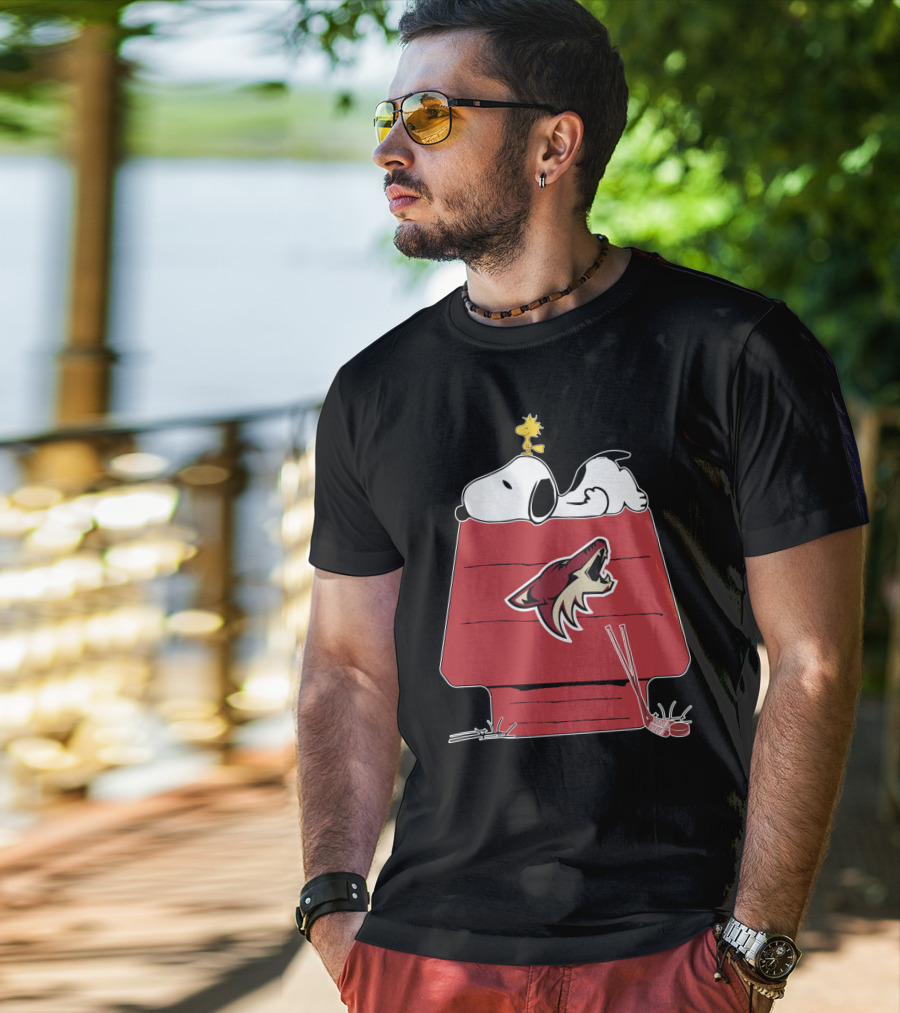 Arizona Coyotes Snoopy And Woodstock Hockey House T-Shirt