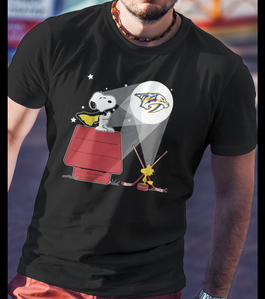 Nashville Predators Snoopy Woodstock Hockey Moonlight Scene T-Shirt