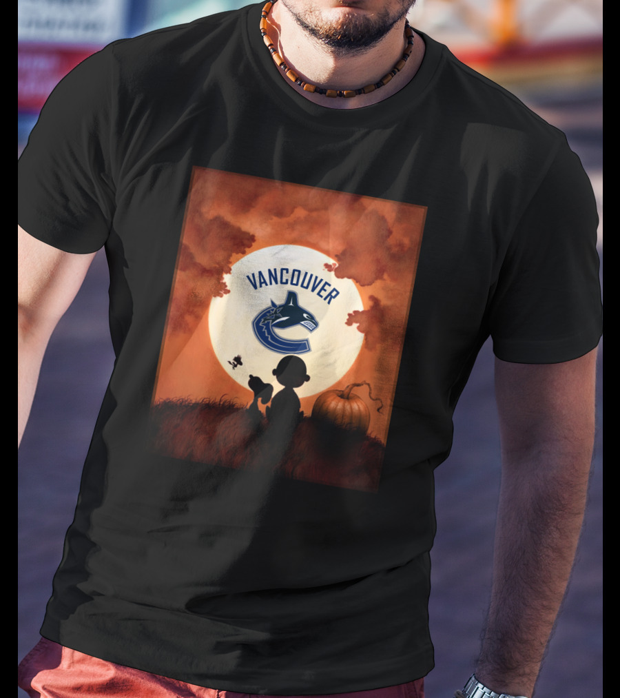 Vancouver Canucks Halloween Moon Pumpkin Scene T-Shirt