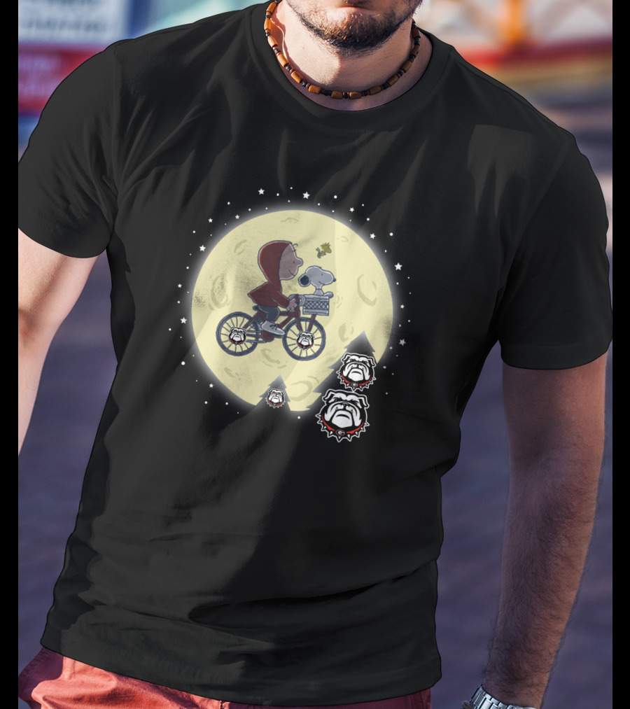 Halloween Georgia BULLDOGS Football Snoopy ET Moon Scene T-Shirt