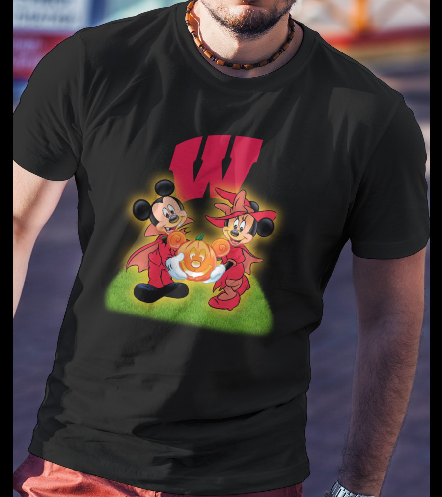 Halloween Wisconsin Badgers Football Mickey Minnie Pumpkin T-Shirt