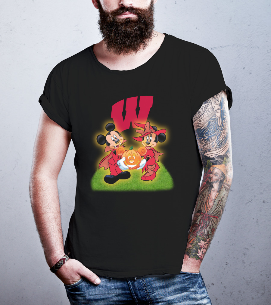 Halloween Wisconsin Badgers Football Mickey Minnie Pumpkin T-Shirt