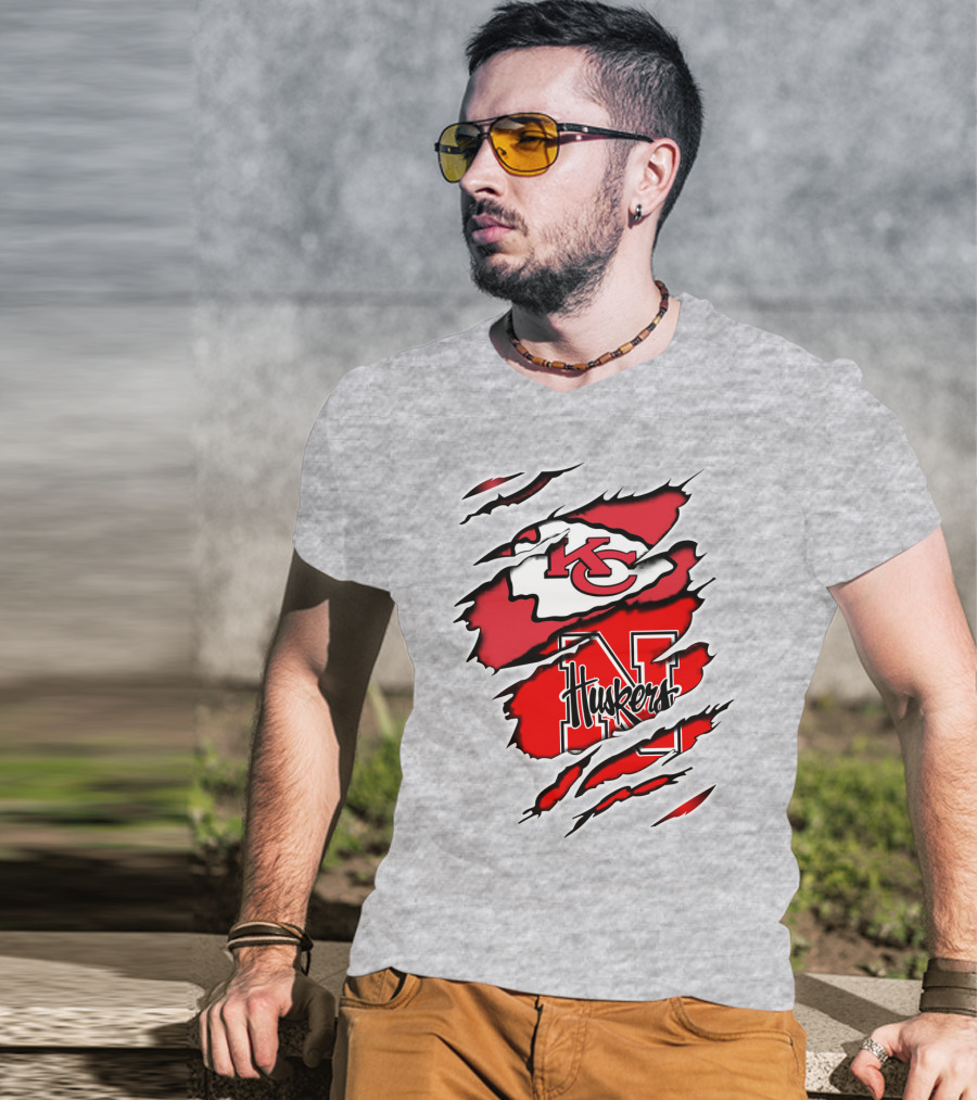 Kansas City Chiefs Nebraska Huskers Ripped T-Shirt