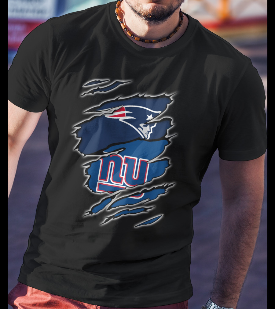 New England Patriots New York Giants Logo Ripped Claw Marks T-Shirt