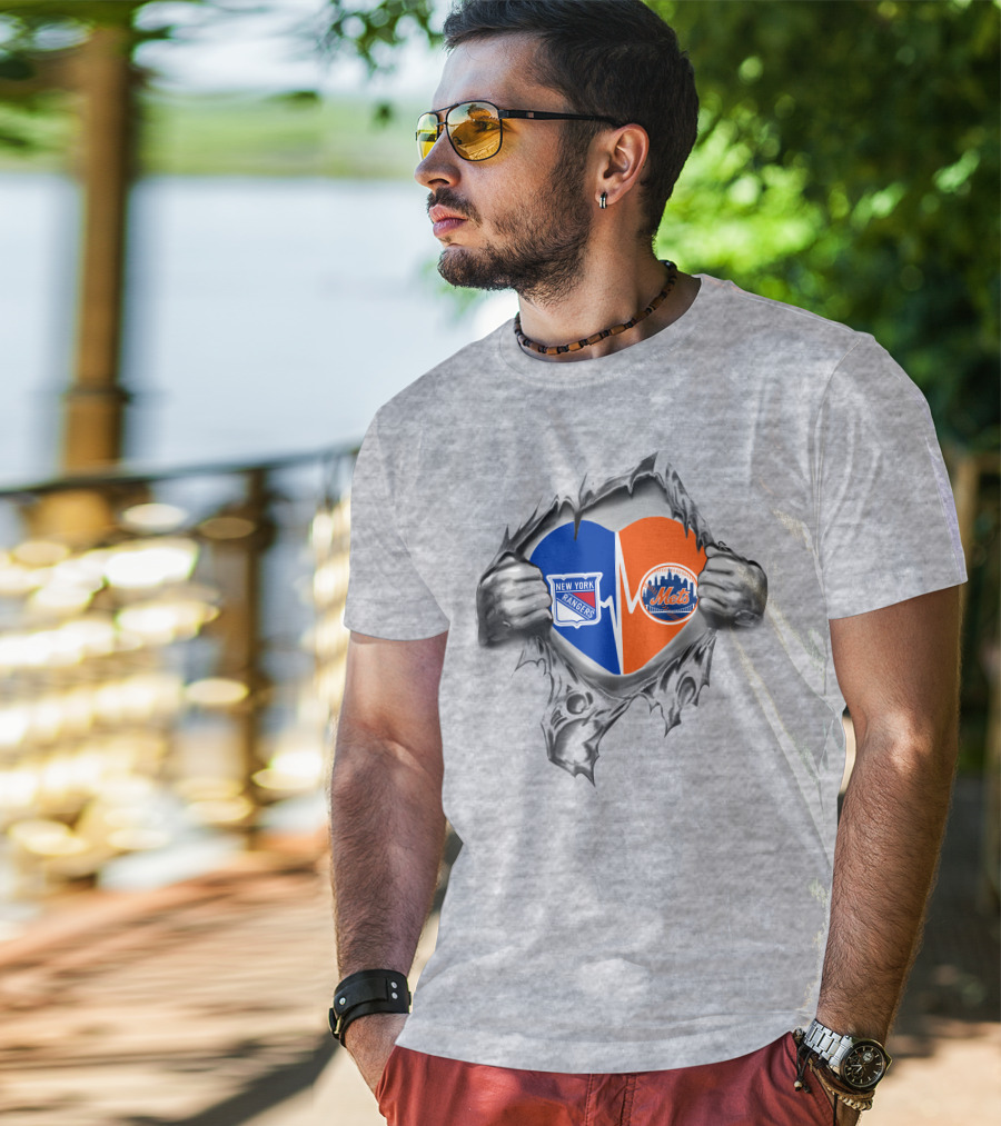 New York Rangers Mets Heart Ripped T-Shirt