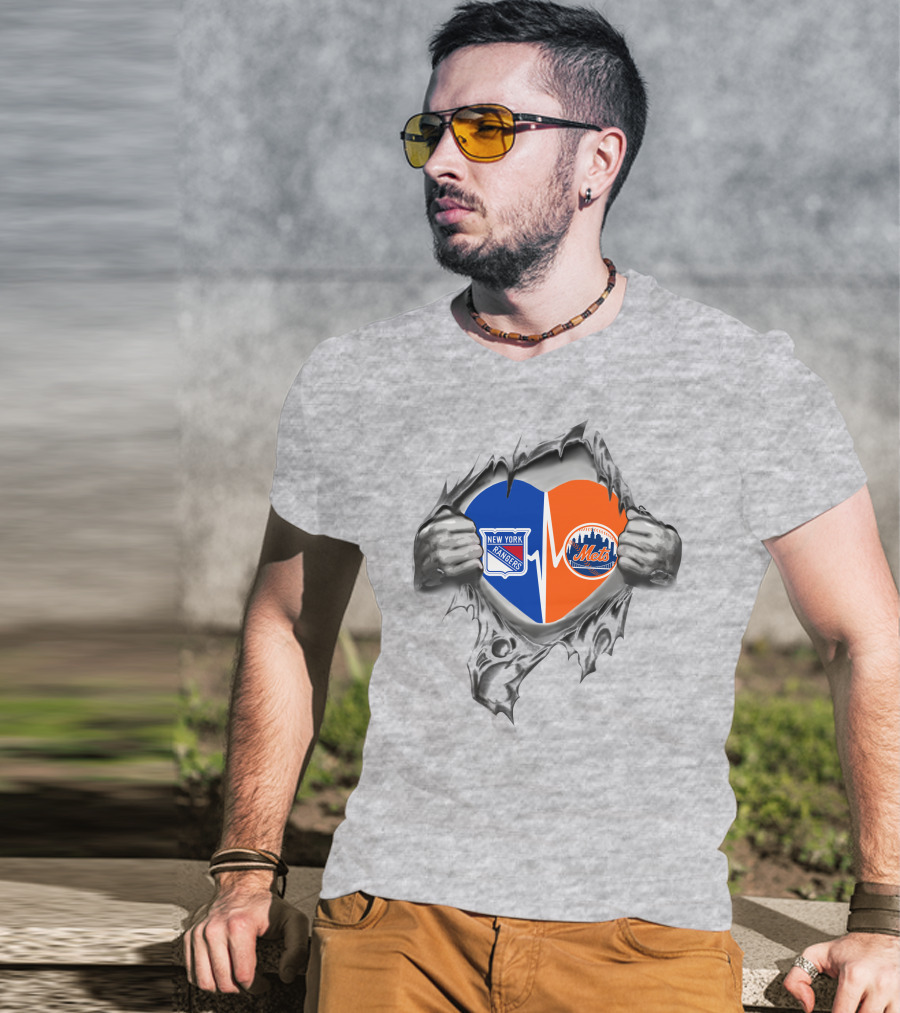 New York Rangers Mets Heart Ripped T-Shirt