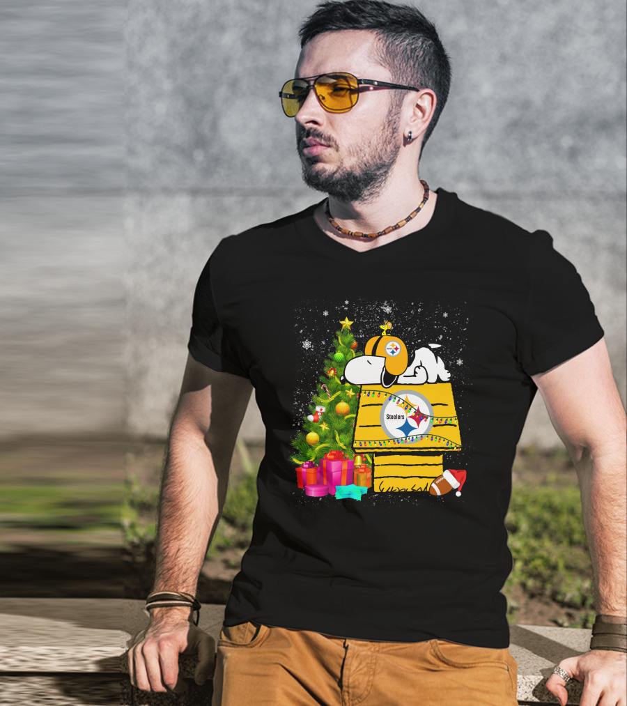 Pittsburgh Steelers Snoopy Christmas Peanuts Doghouse Football T-Shirt
