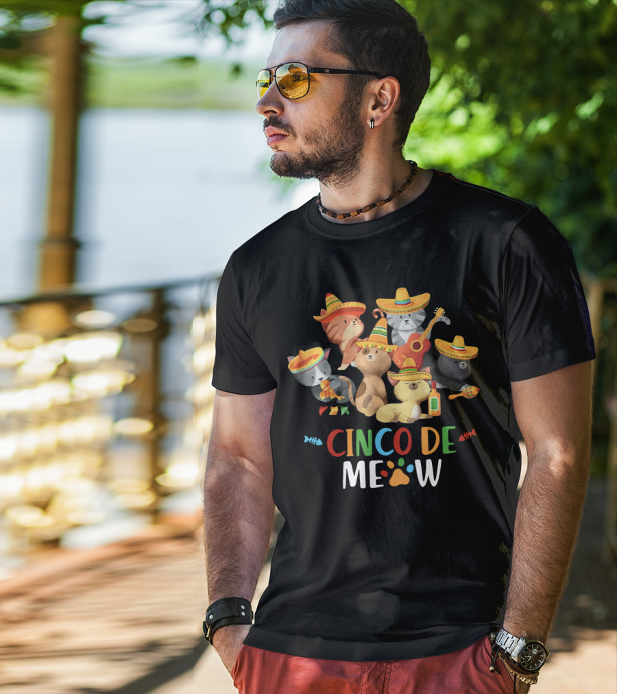 CINCO DE MEOW Sombrero Cats With Guitar And Maracas T-Shirt